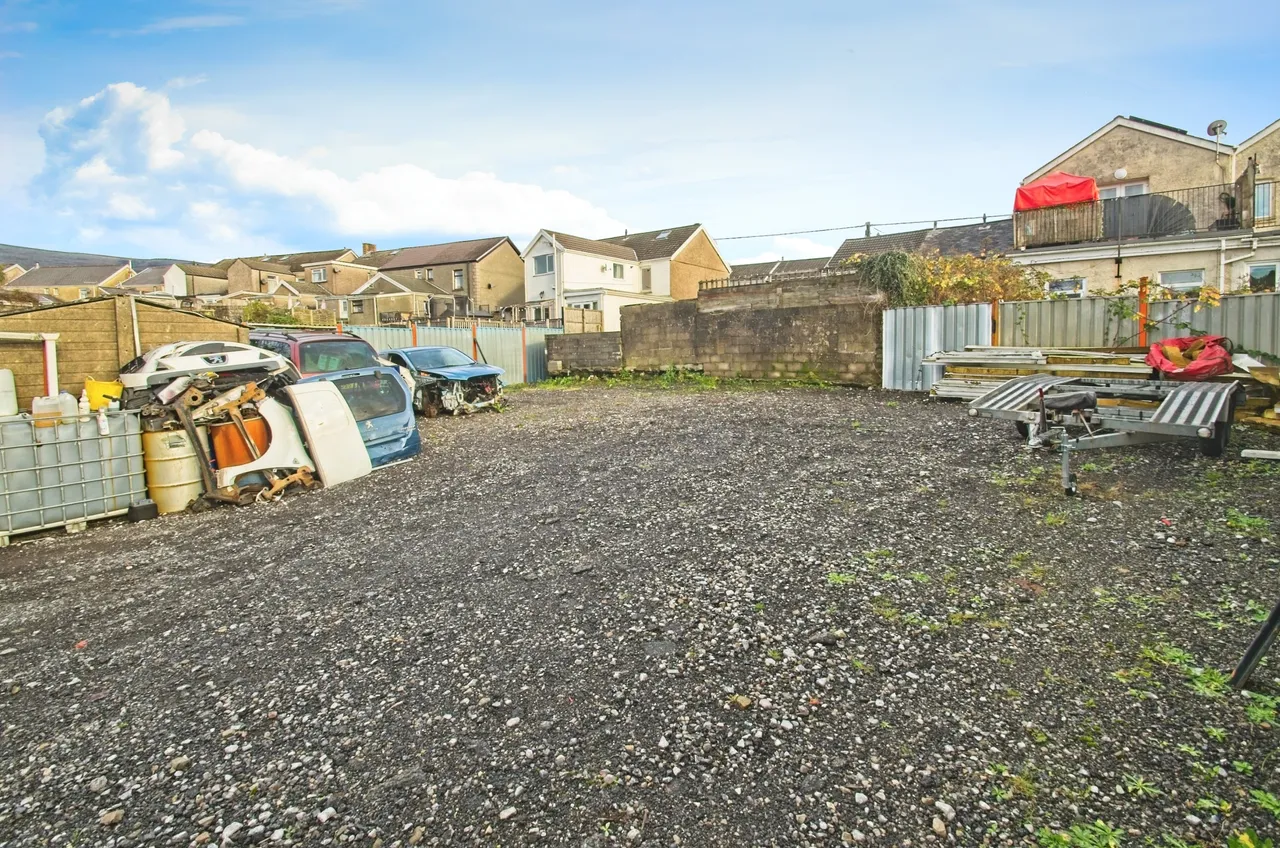 Bridgend Road, Maesteg, CF34, photo 12