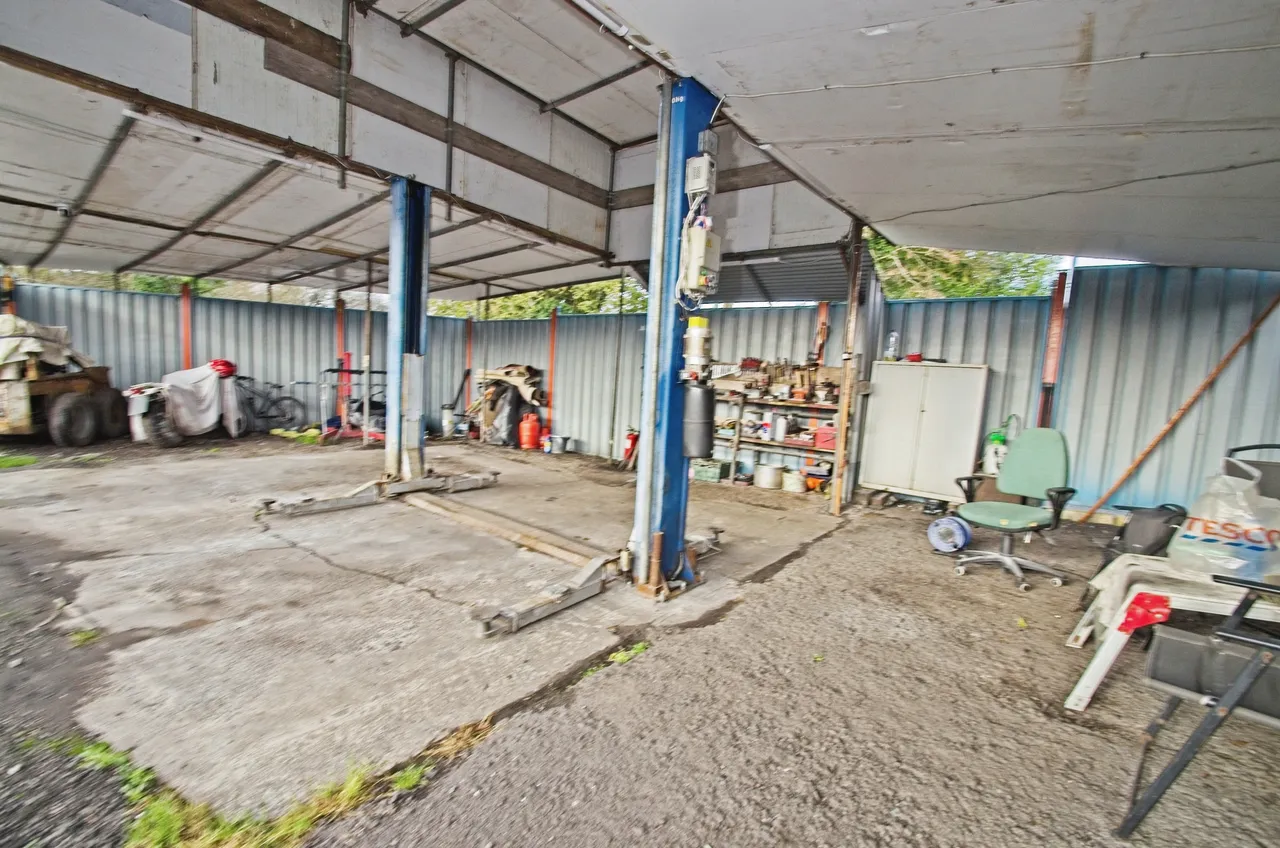 Bridgend Road, Maesteg, CF34, photo 8