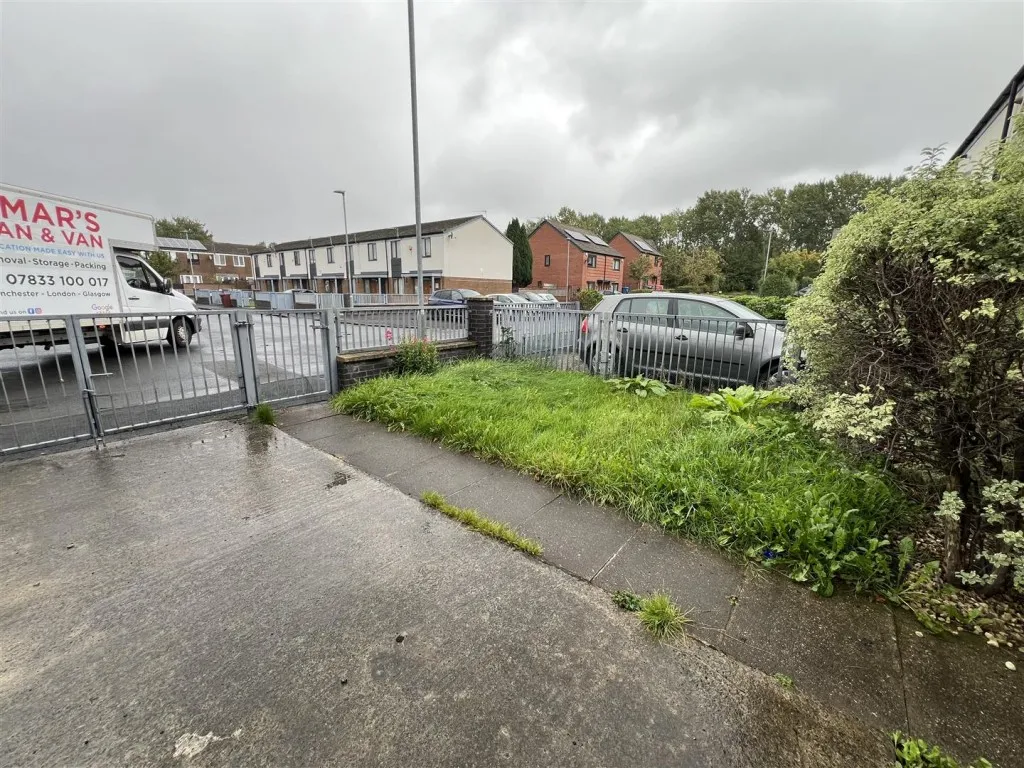 Abbotsbury Close, Manchester, M12, photo 33