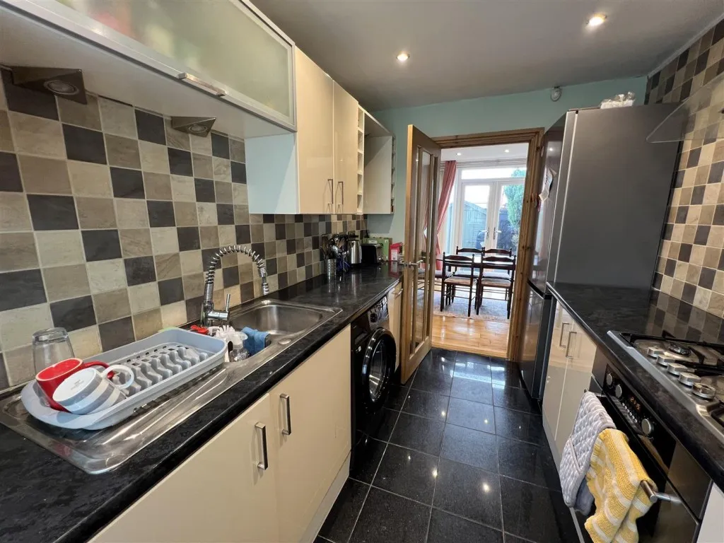 Abbotsbury Close, Manchester, M12, photo 10