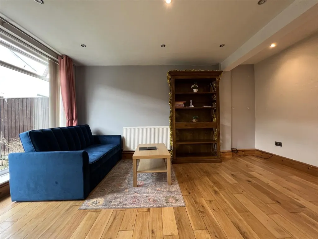 Abbotsbury Close, Manchester, M12, photo 4