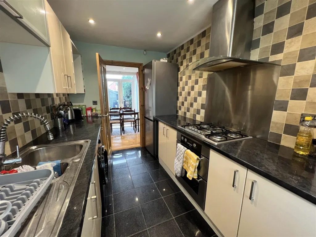 Abbotsbury Close, Manchester, M12, photo 9