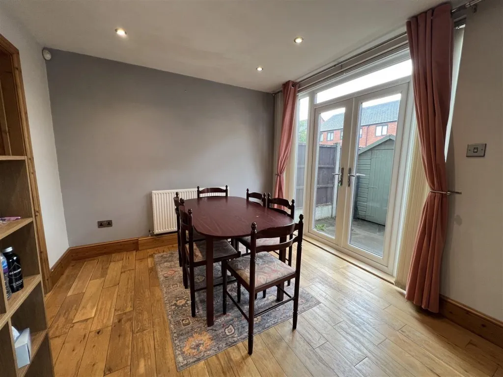 Abbotsbury Close, Manchester, M12, photo 6
