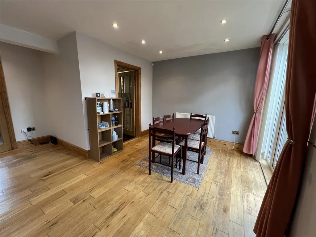 Abbotsbury Close, Manchester, M12, photo 5