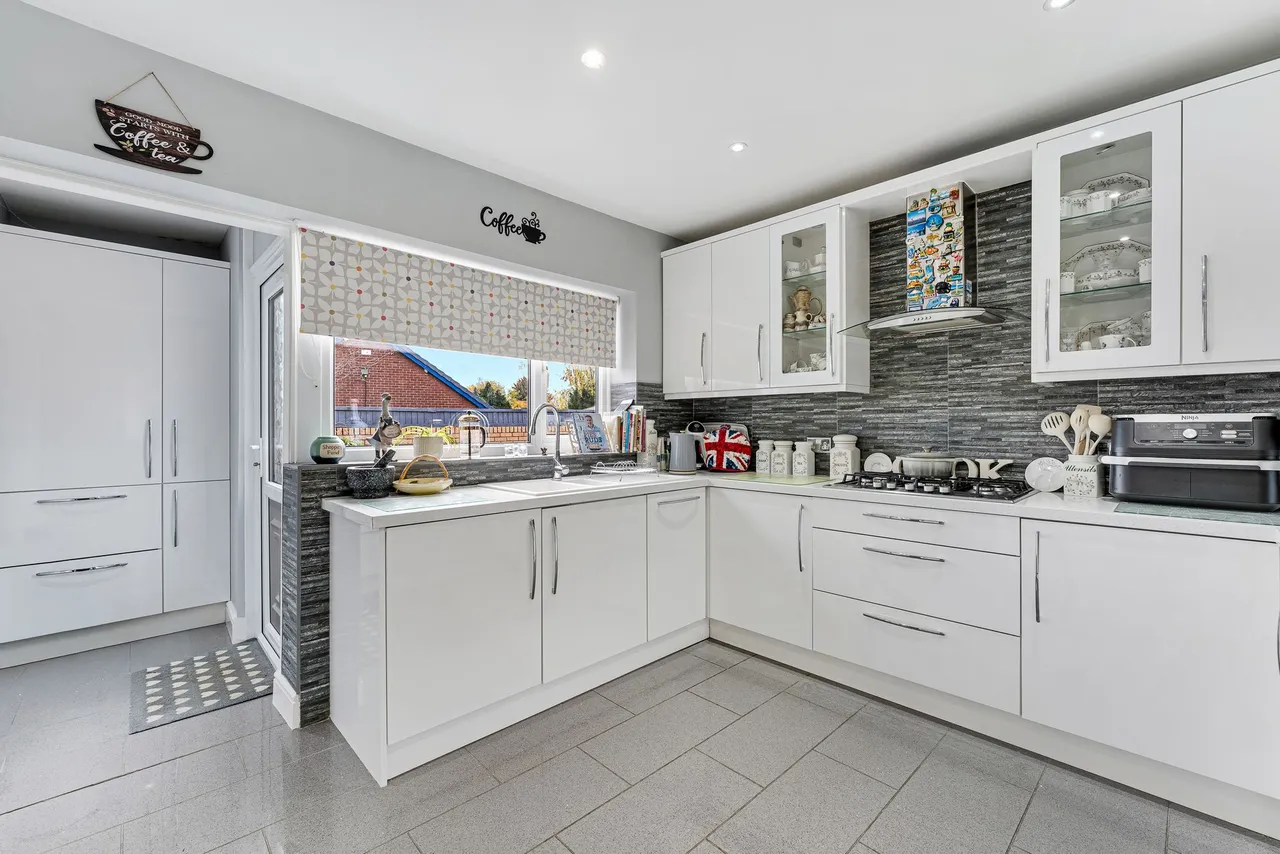 Woodland Avenue, Widnes, Widnes, WA8 7DS, photo 3