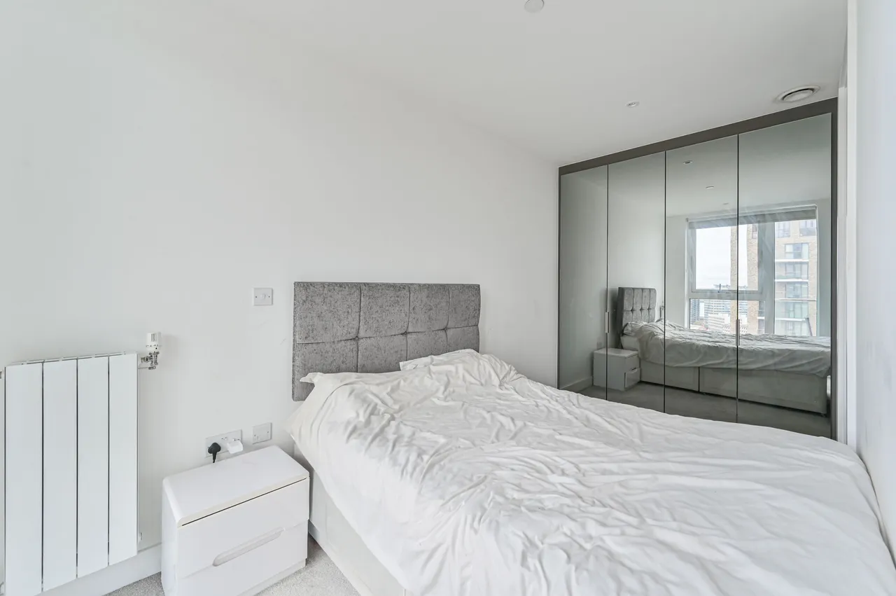 Flat 96, Duncombe House, 15 Victory Parade, London, photo 11