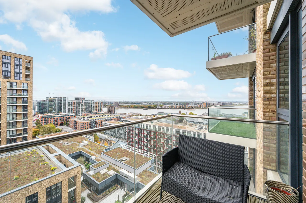 Flat 96, Duncombe House, 15 Victory Parade, London, photo 12