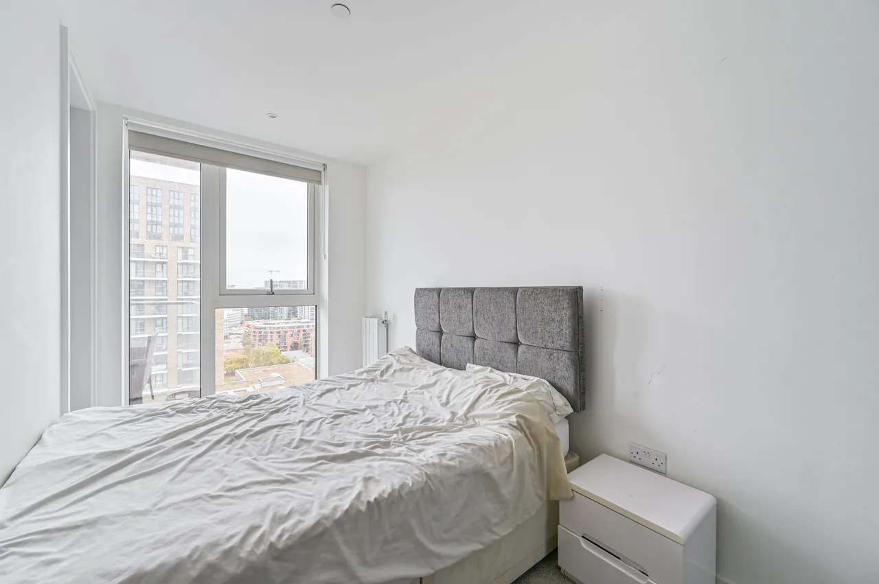Flat 96, Duncombe House, 15 Victory Parade, London, photo 9