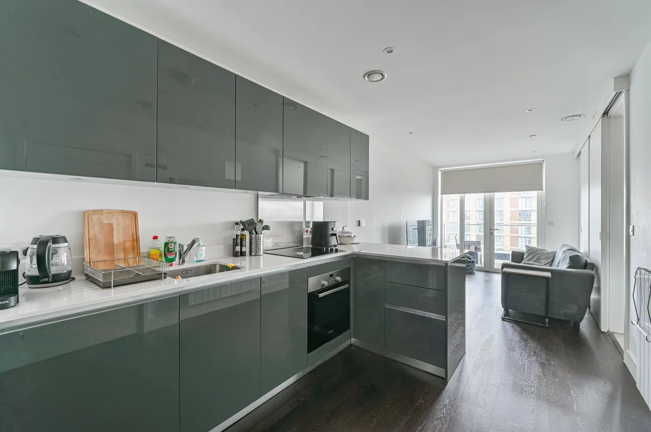 Flat 96, Duncombe House, 15 Victory Parade, London, photo 8