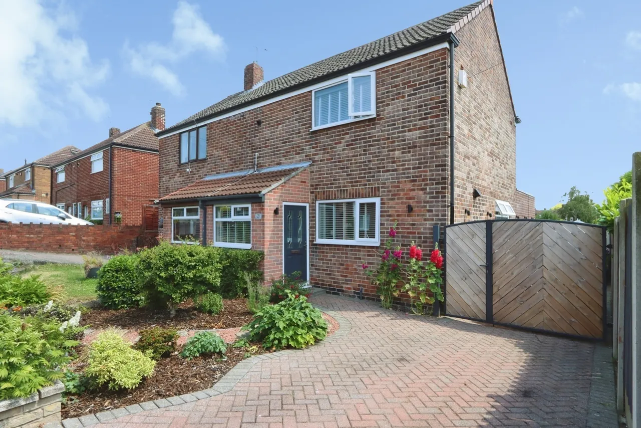 2 bed house for sale — Havercroft Road, Rotherham, South Yorkshire, S60