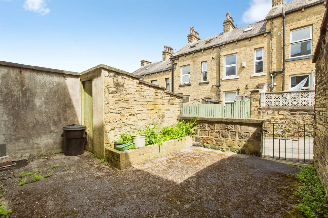 Queen Street, Greetland, Halifax, photo 12