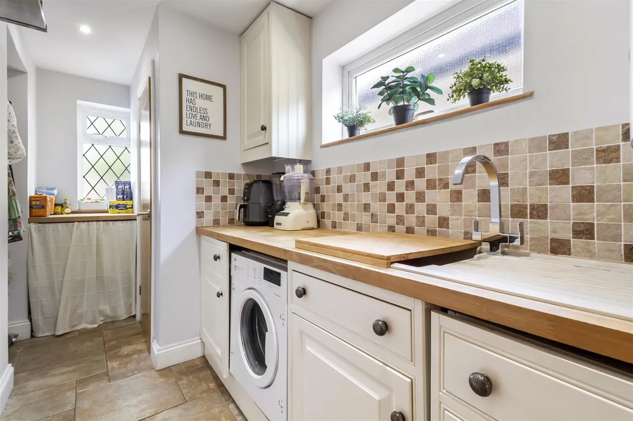 Poulters Lane, Worthing, photo 27