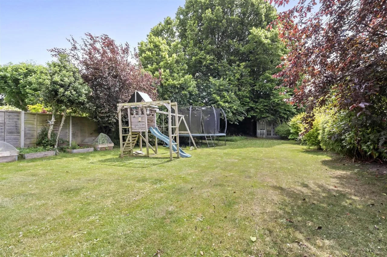 Poulters Lane, Worthing, photo 31