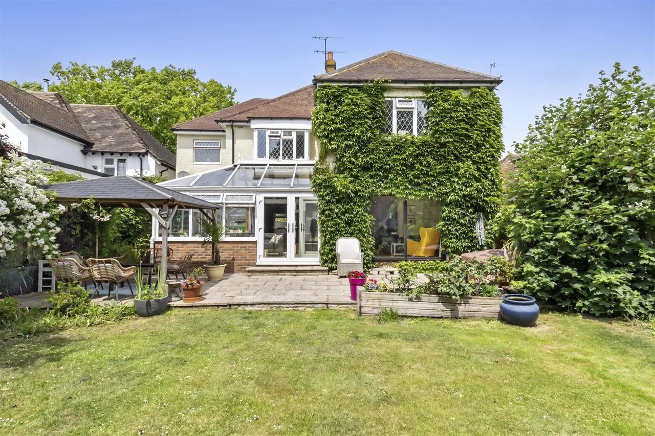 5 bed house for sale — Poulters Lane, Worthing
