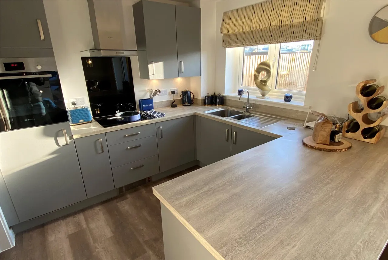 Whittle Way, Gloucestershire, Brockworth, GL3 4ZF, photo 6