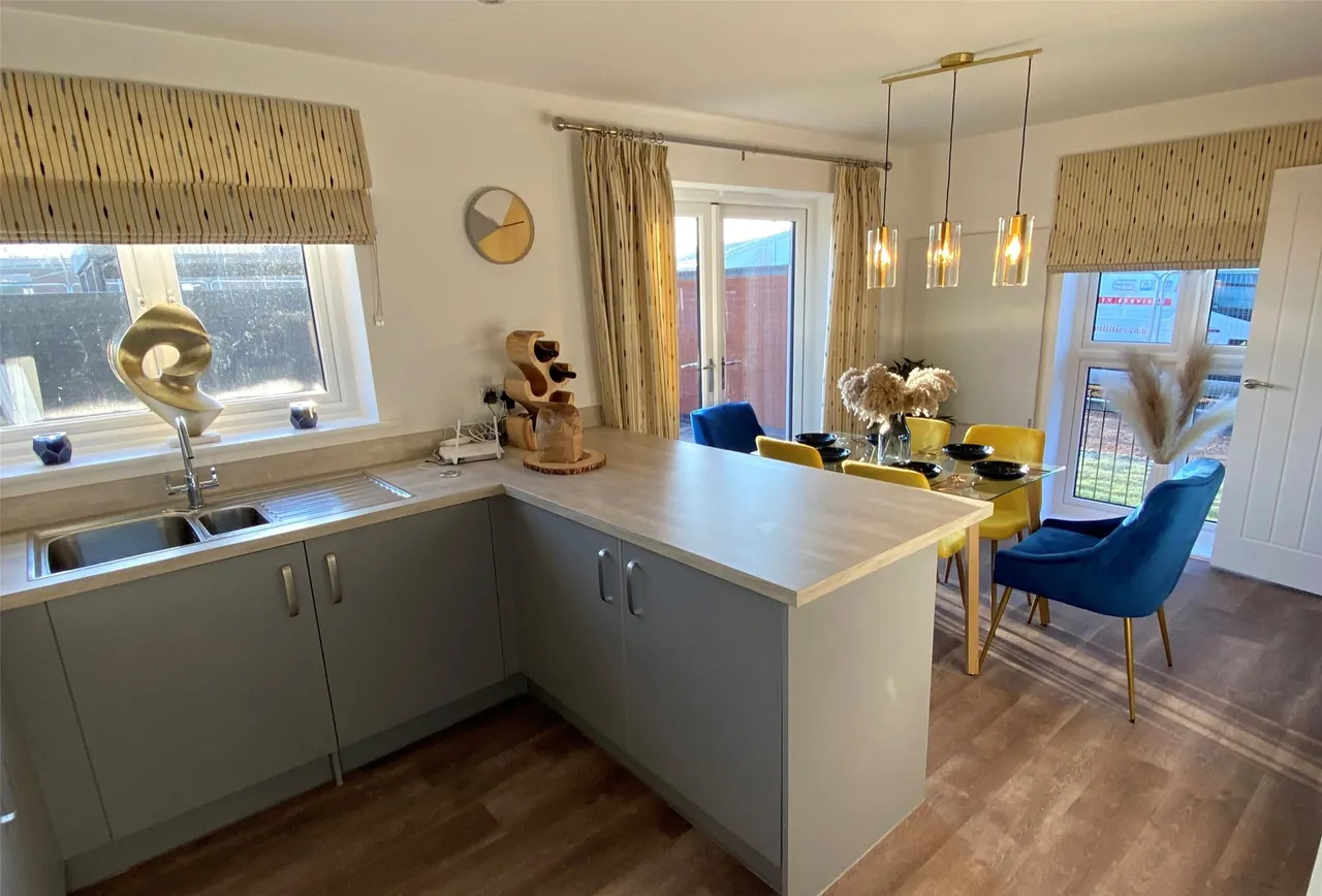Whittle Way, Gloucestershire, Brockworth, GL3 4ZF, photo 4