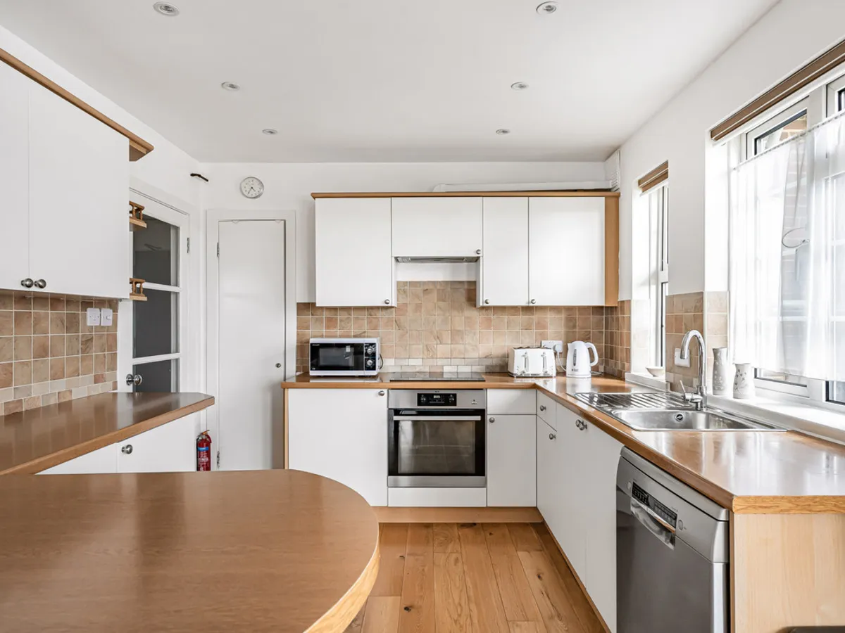 3 bed flat for sale, Chiswick Village, Chiswick, W4