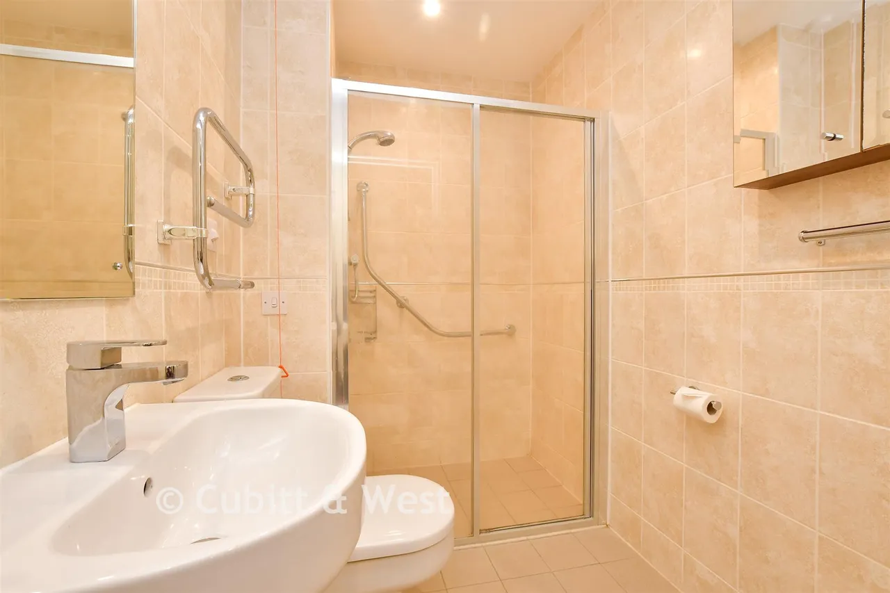 Waterloo Road, Epsom, KT19, photo 17