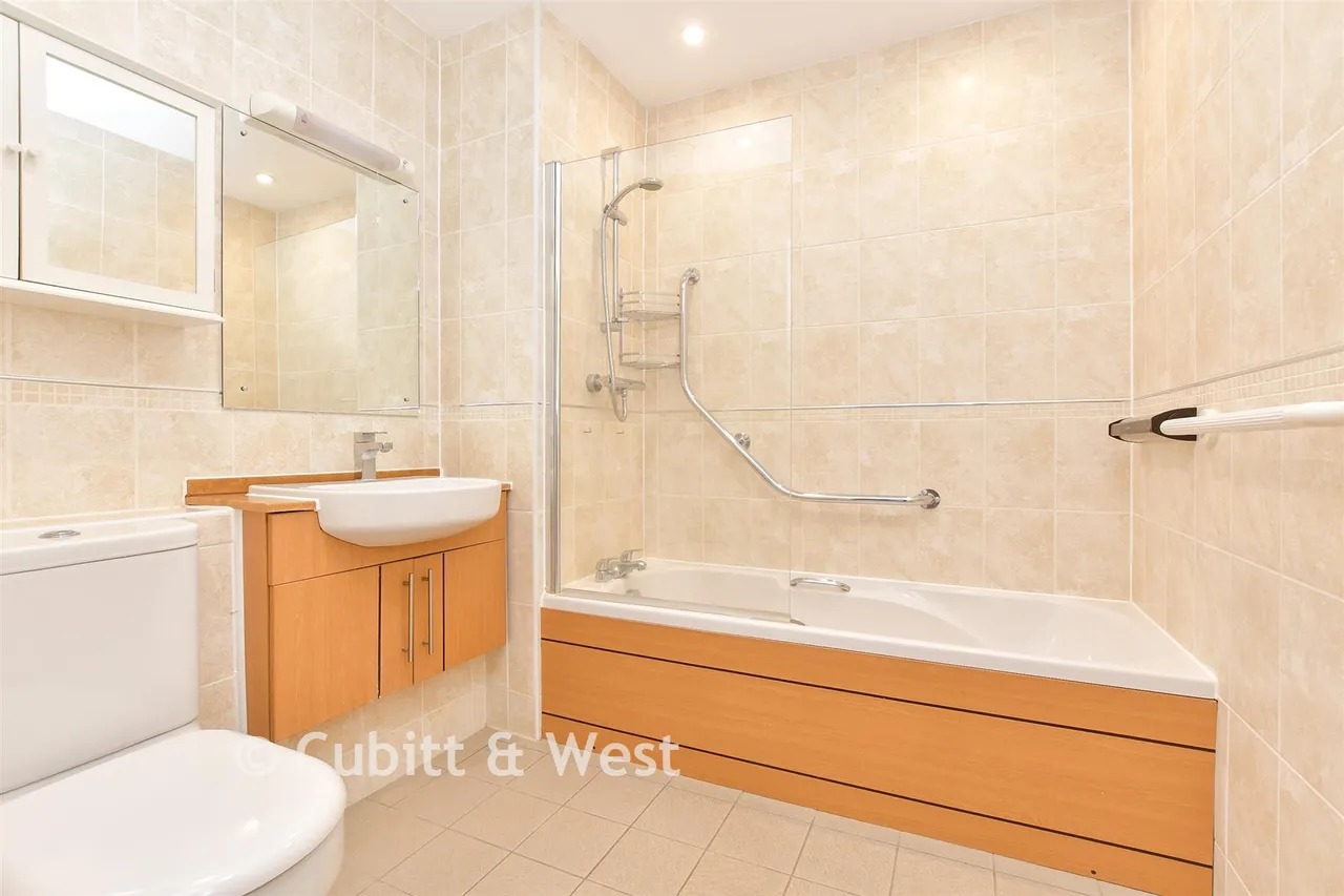 Waterloo Road, Epsom, KT19, photo 13