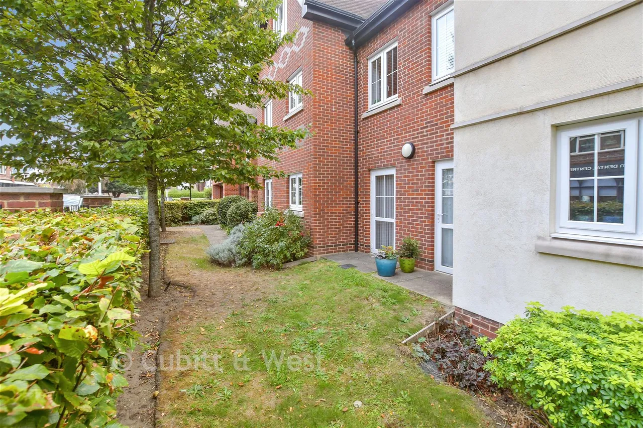 Waterloo Road, Epsom, KT19, photo 23