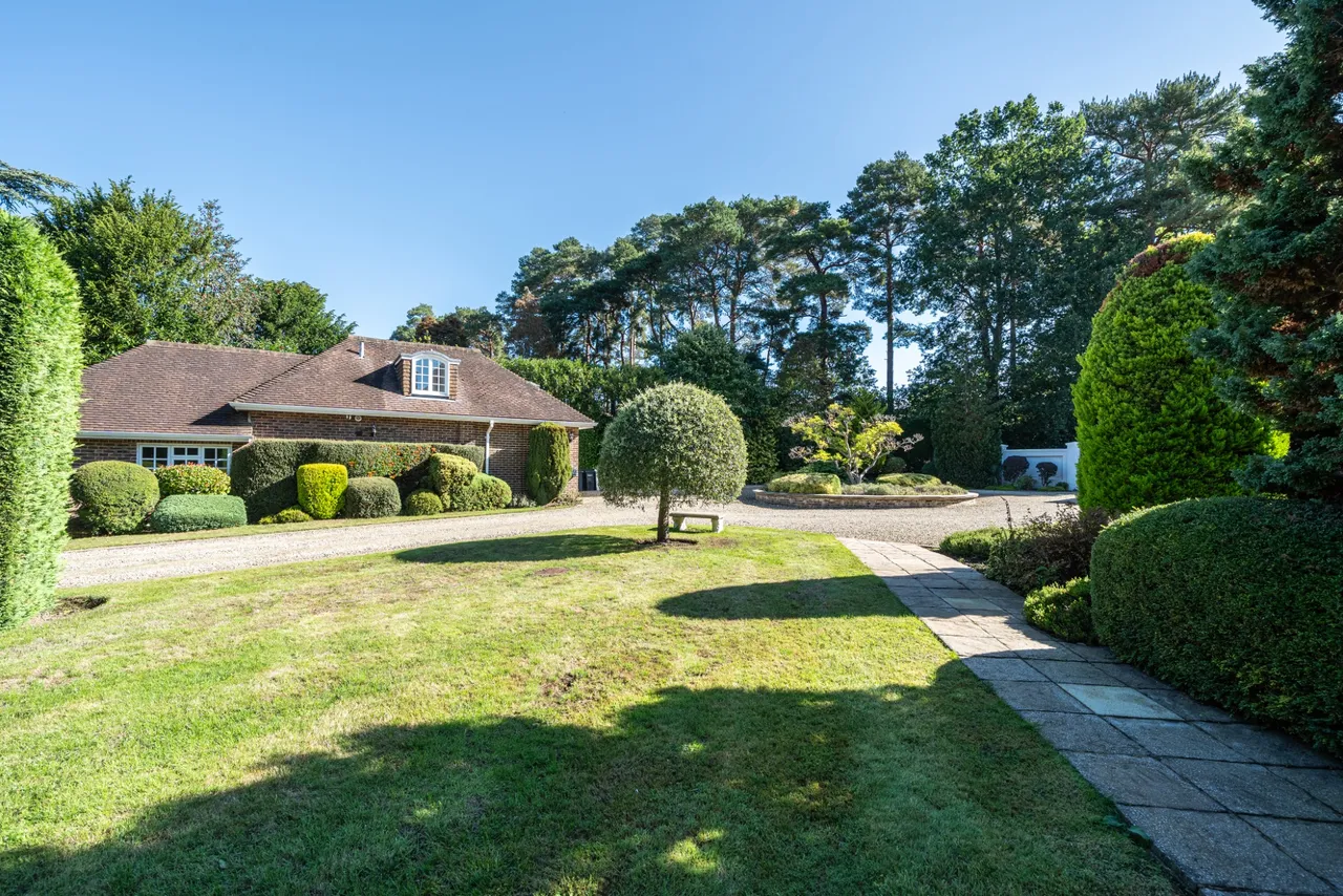 Virginia Water, Surrey, GU25 4JR, photo 7
