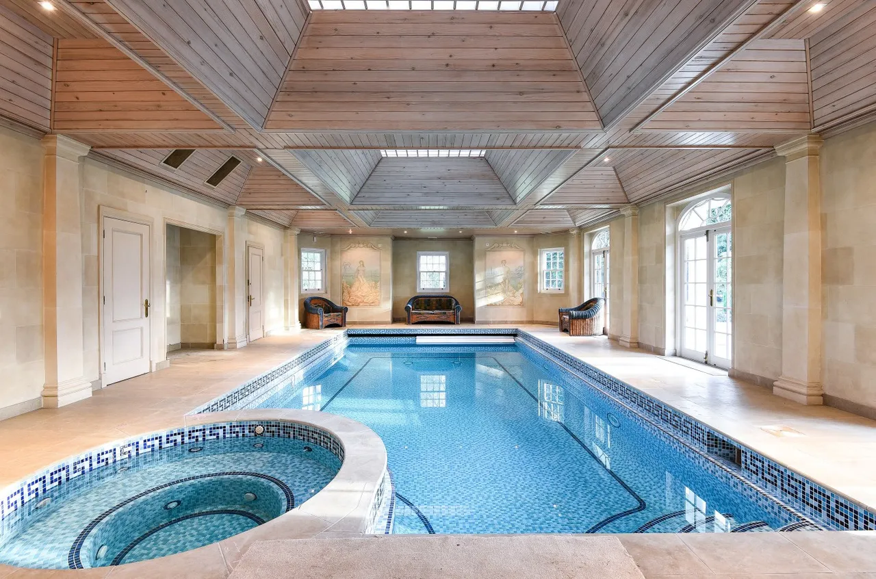 Virginia Water, Surrey, GU25 4JR, photo 8