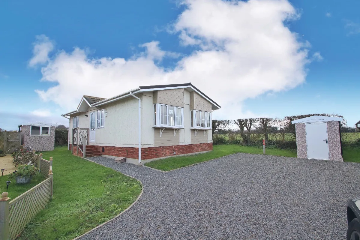 2 bed property for sale — Frost Farm, Frost Lane, Birchington, Kent, CT7 0NA