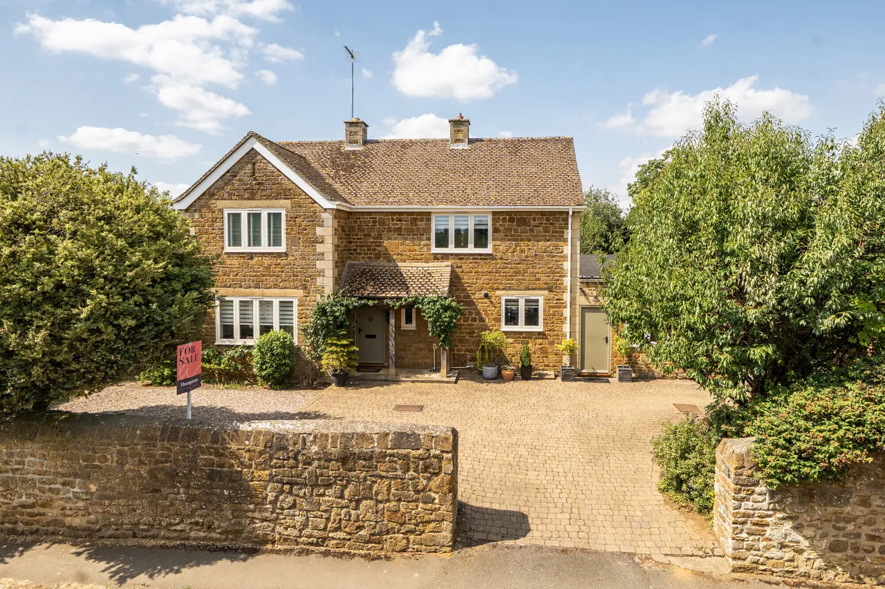 3 bed house for sale — Stone Hill, Bloxham, OX15