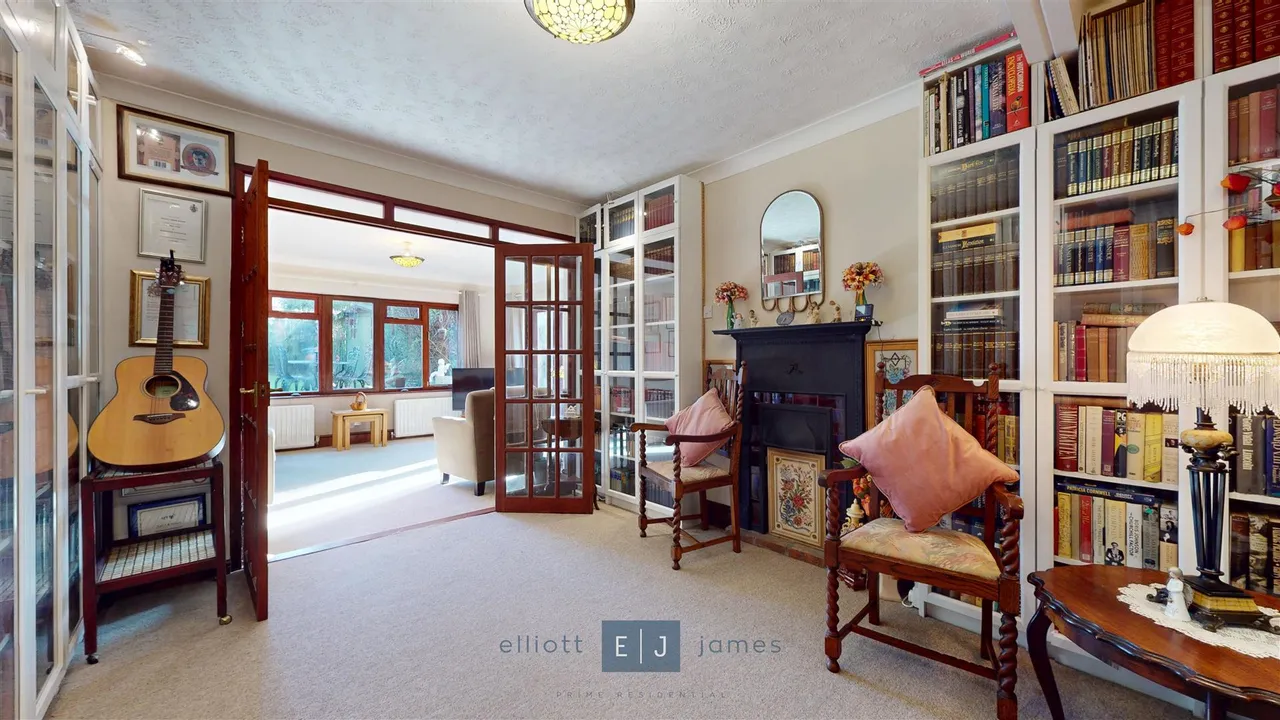 Forest Terrace, High Road, Chigwell, photo 4