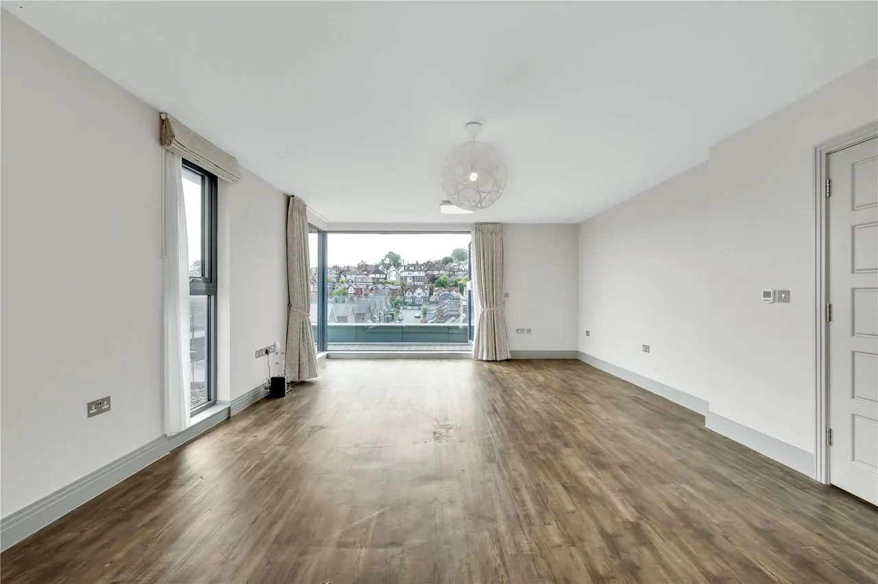 Denzil Road, Guildford, GU2, photo 2