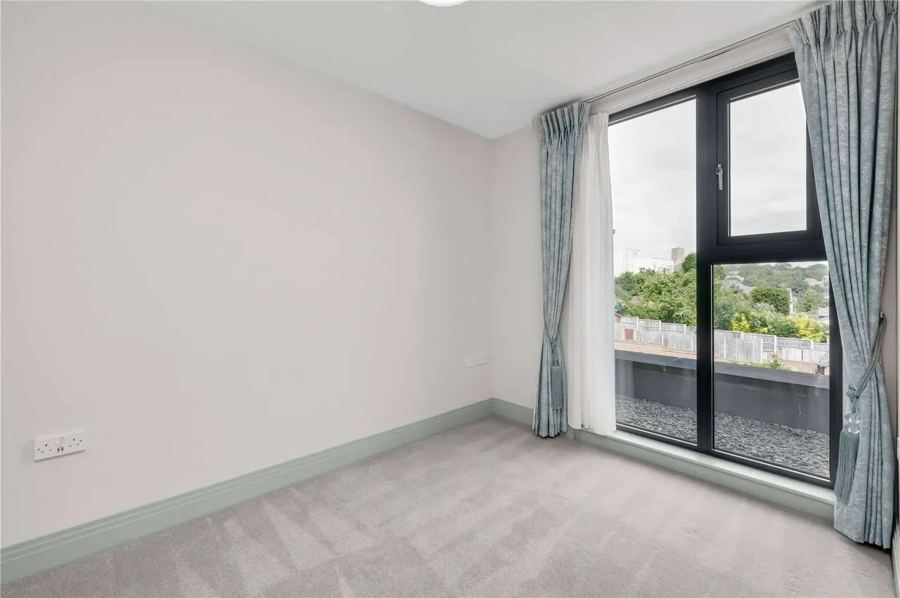 Denzil Road, Guildford, GU2, photo 10