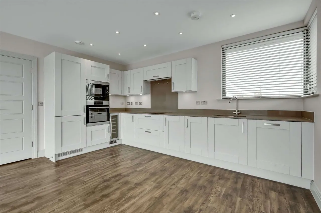 Denzil Road, Guildford, GU2, photo 4