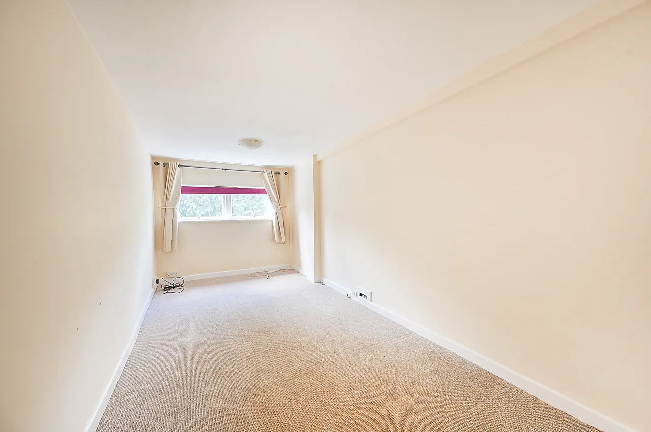 20a Hurst Road, East Molesey, photo 2