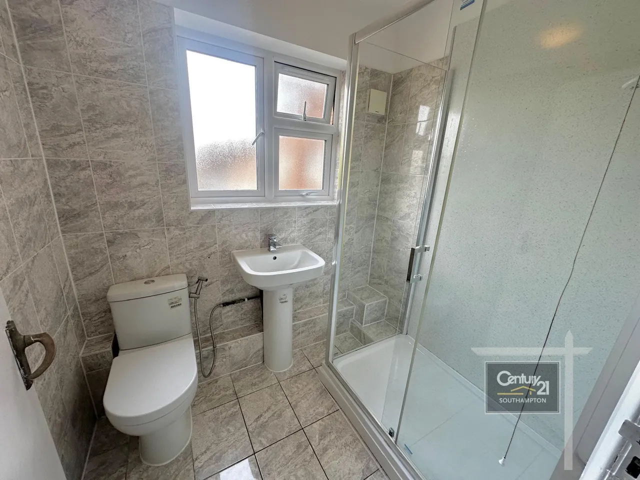 Bassett Avenue, Southampton, SO16, photo 8