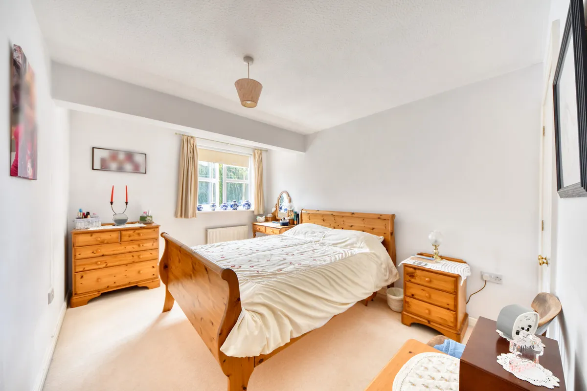 Swindon, SN6, photo 6