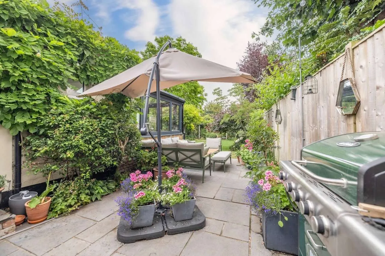High Street, Datchet, SL3, photo 18