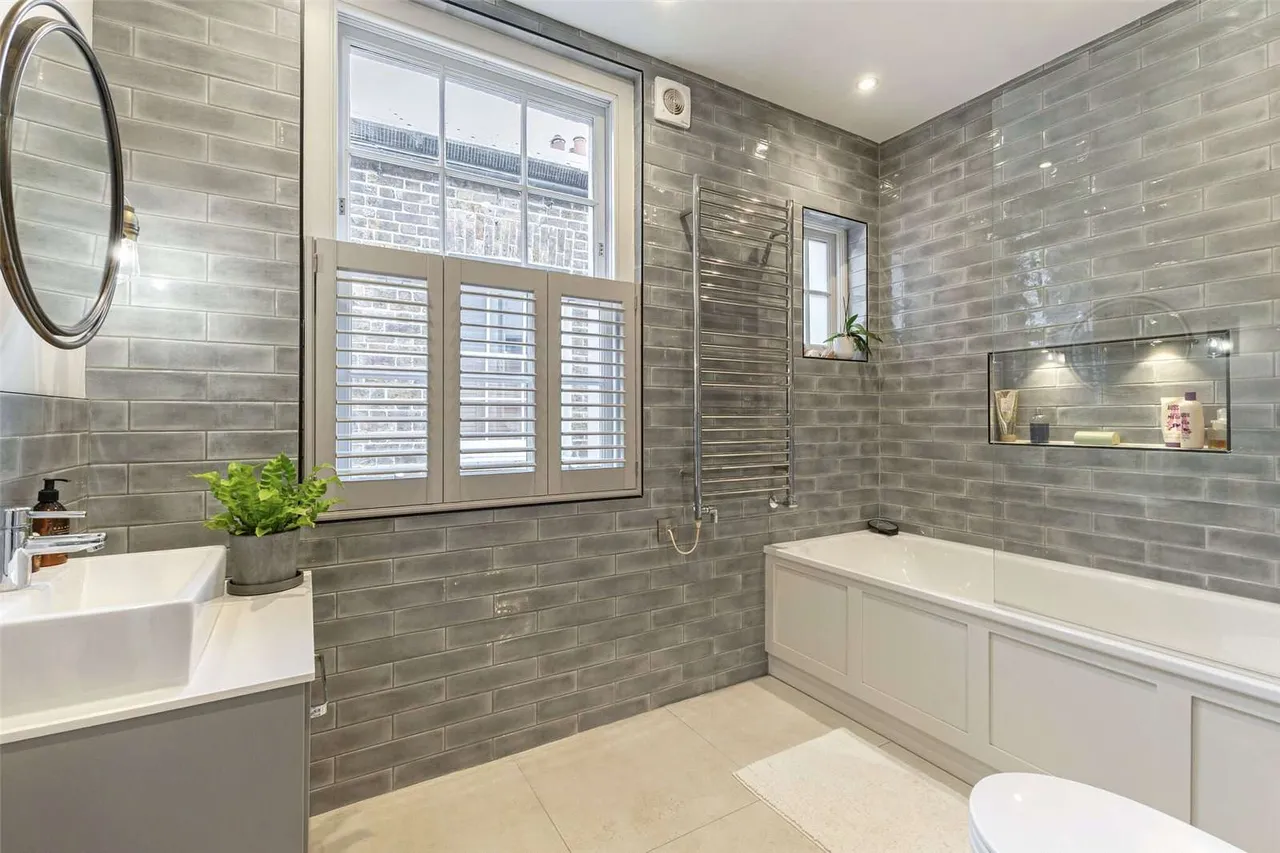 High Street, Datchet, SL3, photo 35