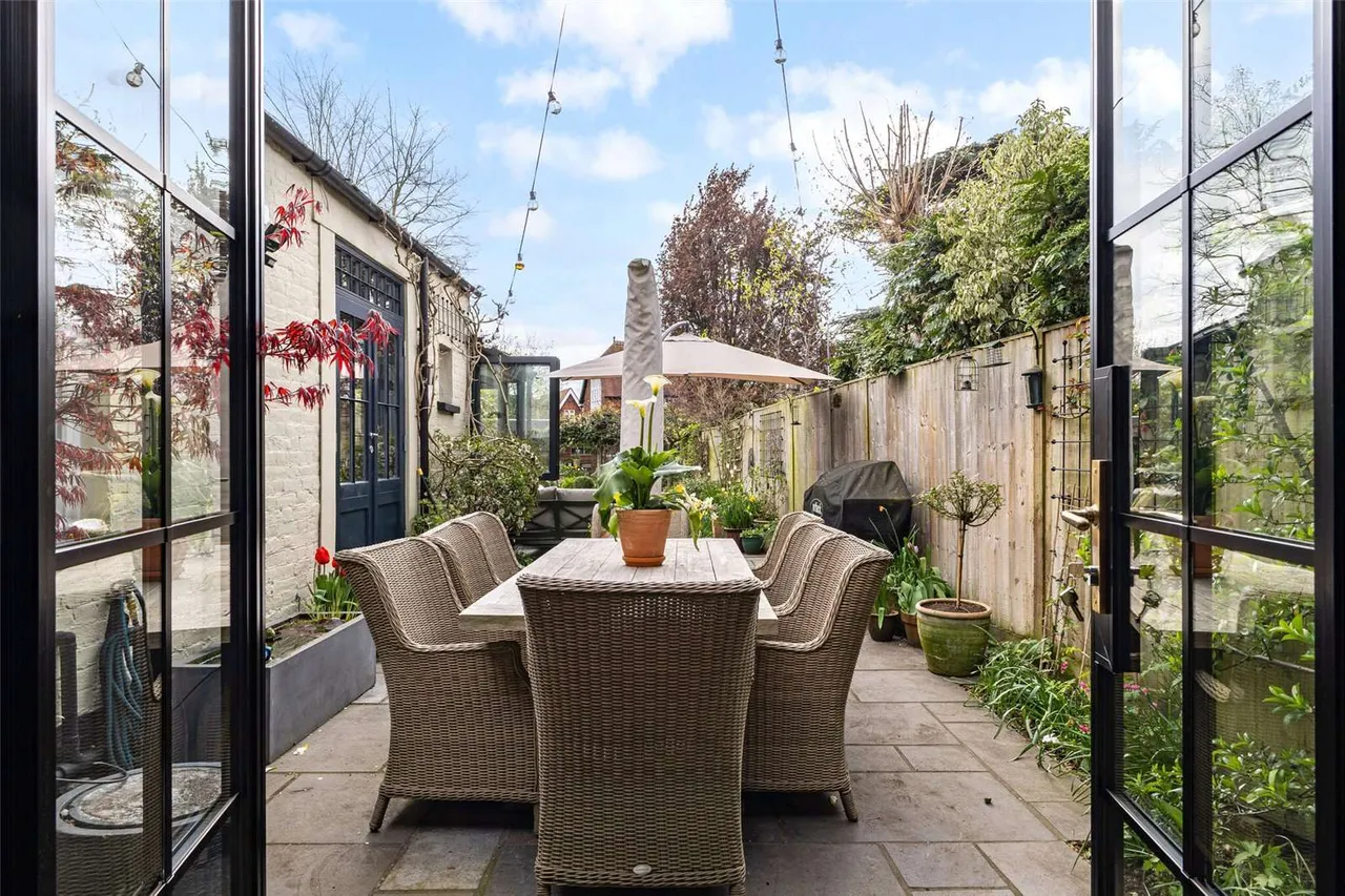 High Street, Datchet, SL3, photo 24