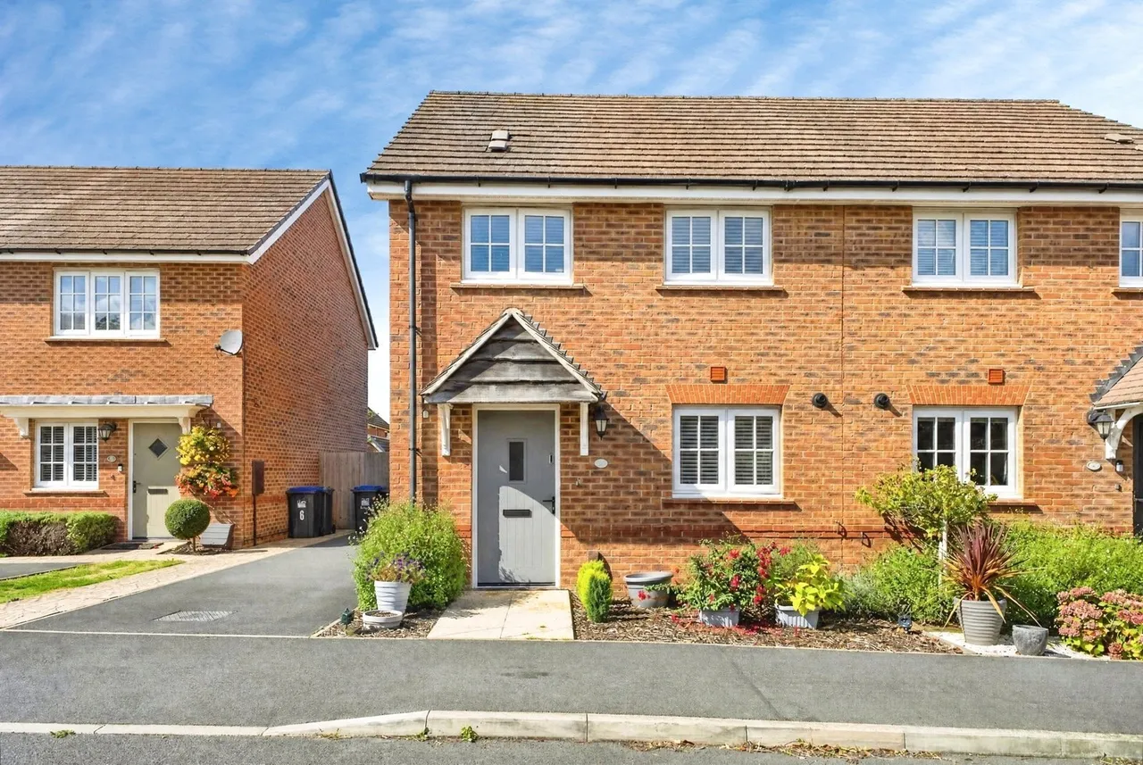 2 bed house for sale, Waterfurrows Way, Moulton, NN3
