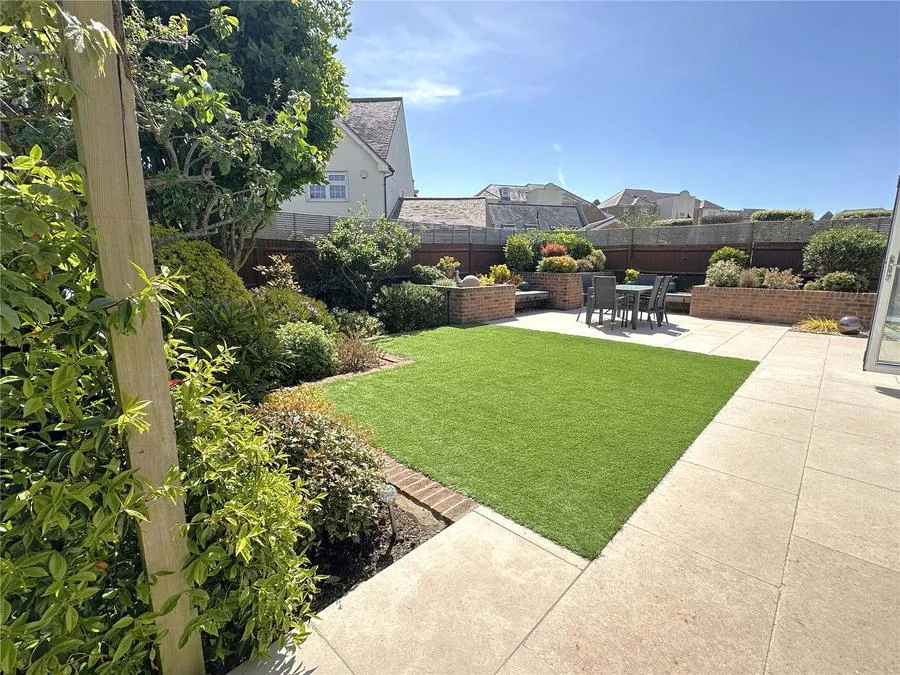 Howland Close, Eastbourne, BN23, photo 17