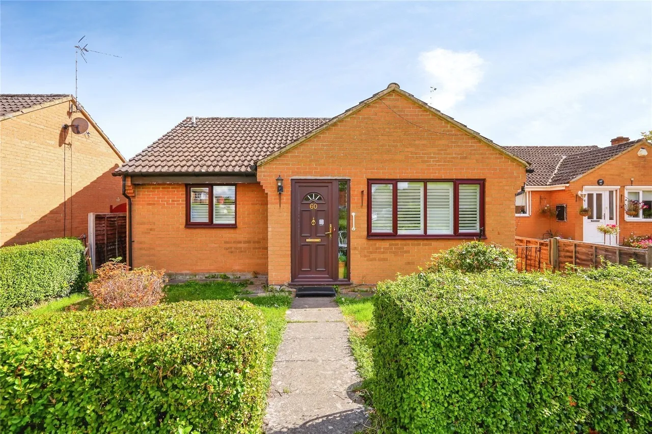3 bed house for sale, Wear Road, Bicester, OX26