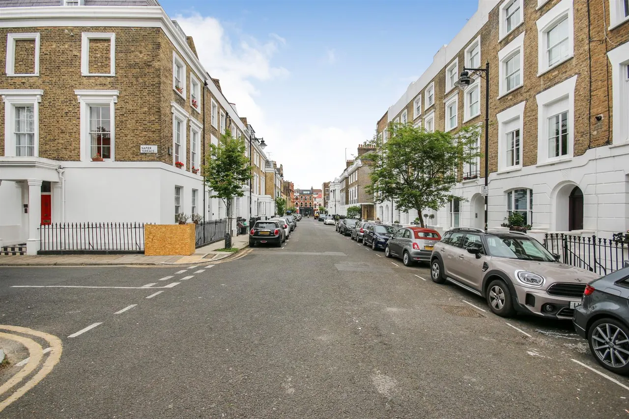 Almeida Street, London, N1, photo 11