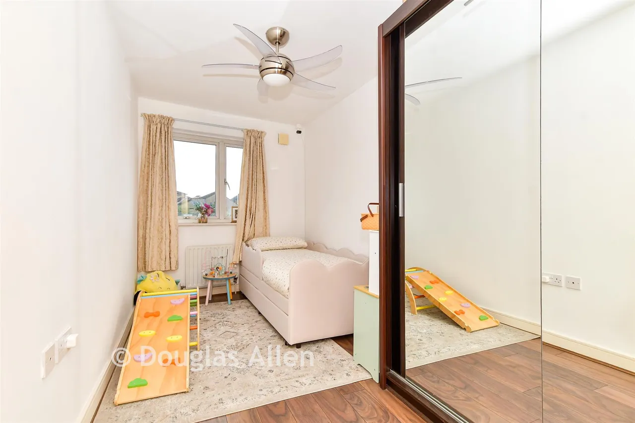 Victoria Road, Romford, RM1, photo 12