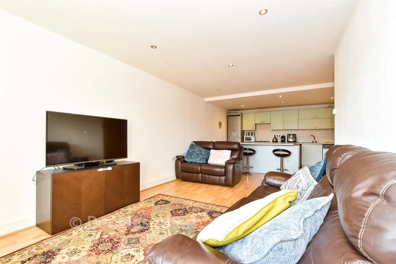 Victoria Road, Romford, RM1, photo 9
