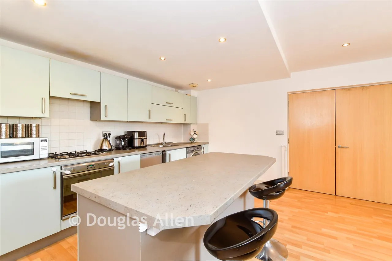 Victoria Road, Romford, RM1, photo 3