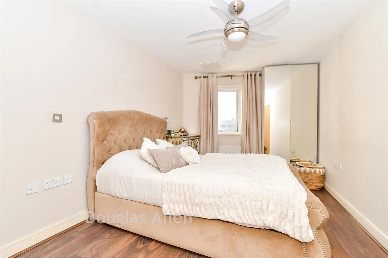 Victoria Road, Romford, RM1, photo 7