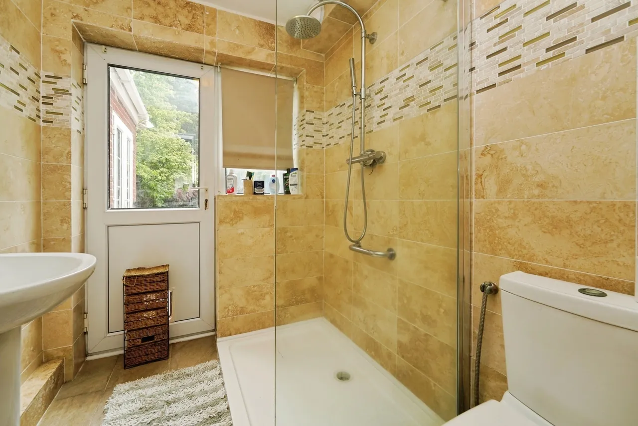 Swinton Lane, Worcester, WR2, photo 8