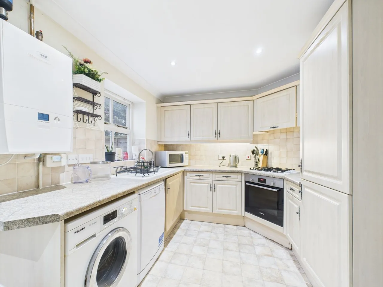 Hampton Close, London, N11, photo 6