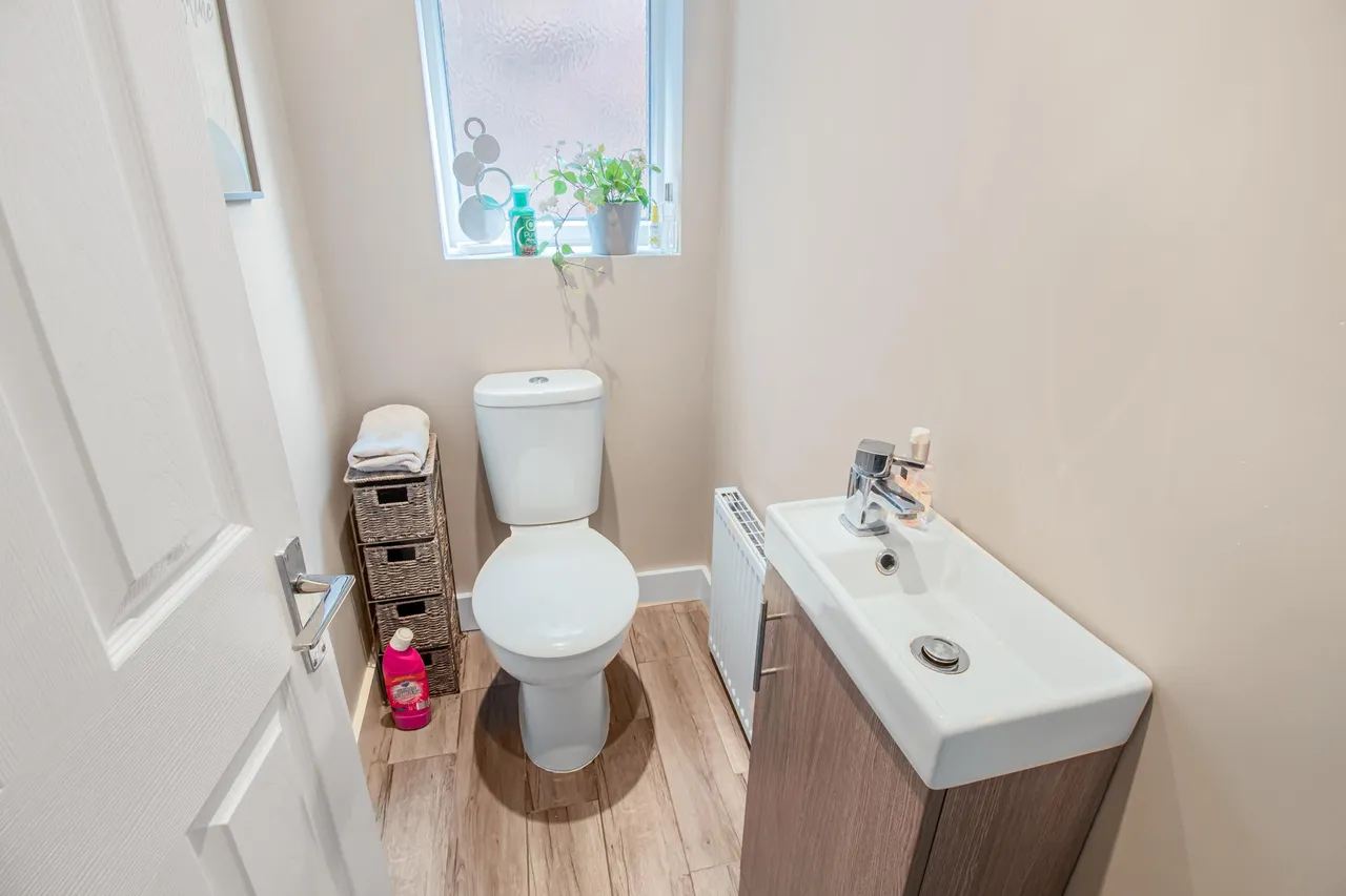 Farm View, New Tupton, S42, photo 14