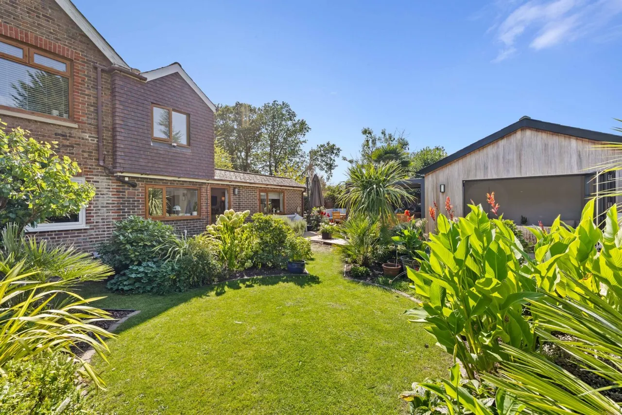 Redehall Road, Smallfield, Horley, Horley, RH6 9QL, photo 6